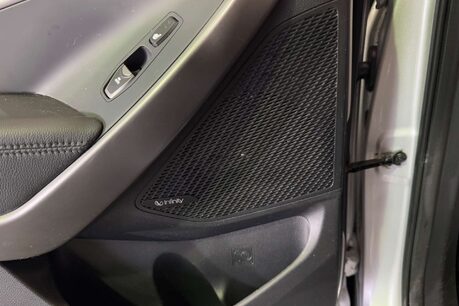 Hyundai SANTA FE 2.2 CRDi Blue Drive Premium SUV 5dr Diesel Auto 4WD Euro 6 (s/s) (200 ps) 50