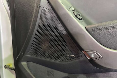 Hyundai SANTA FE 2.2 CRDi Blue Drive Premium SUV 5dr Diesel Auto 4WD Euro 6 (s/s) (200 ps) 15