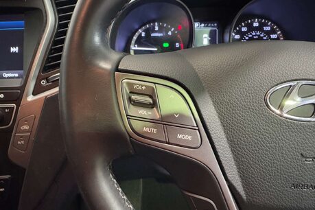 Hyundai SANTA FE 2.2 CRDi Blue Drive Premium SUV 5dr Diesel Auto 4WD Euro 6 (s/s) (200 ps) 20
