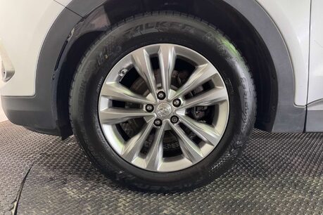 Hyundai SANTA FE 2.2 CRDi Blue Drive Premium SUV 5dr Diesel Auto 4WD Euro 6 (s/s) (200 ps) 58