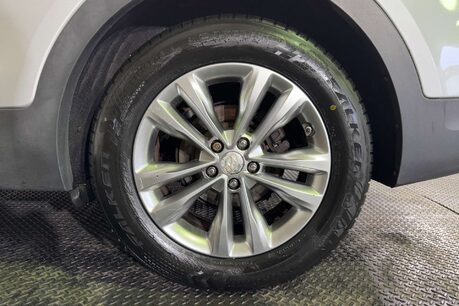 Hyundai SANTA FE 2.2 CRDi Blue Drive Premium SUV 5dr Diesel Auto 4WD Euro 6 (s/s) (200 ps) 57