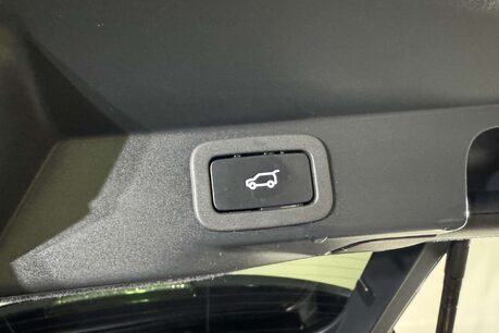 Land Rover Range Rover Sport 3.0 SD V6 HSE Dynamic SUV 5dr Diesel Auto 4WD Euro 6 (s/s) (306 ps) 53