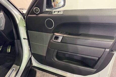 Land Rover Range Rover Sport 3.0 SD V6 HSE Dynamic SUV 5dr Diesel Auto 4WD Euro 6 (s/s) (306 ps) 13