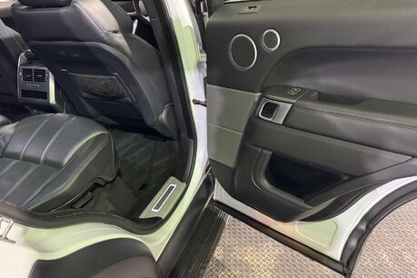 Land Rover Range Rover Sport 3.0 SD V6 HSE Dynamic SUV 5dr Diesel Auto 4WD Euro 6 (s/s) (306 ps) 44