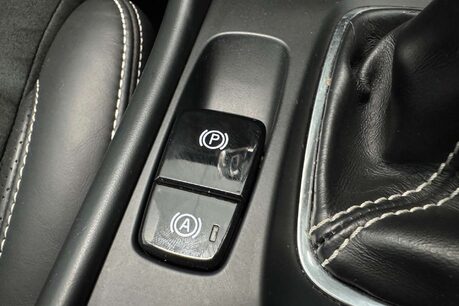 Volvo XC40 2.0 D3 R-Design SUV 5dr Diesel Manual Euro 6 (s/s) (150 ps) 32