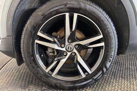 Volvo XC40 2.0 D3 R-Design SUV 5dr Diesel Manual Euro 6 (s/s) (150 ps) 57