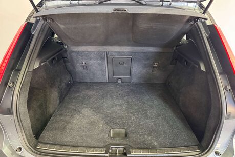 Volvo XC40 2.0 D3 R-Design SUV 5dr Diesel Manual Euro 6 (s/s) (150 ps) 48