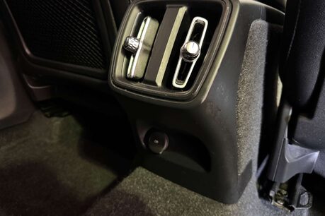 Volvo XC40 2.0 D3 R-Design SUV 5dr Diesel Manual Euro 6 (s/s) (150 ps) 41