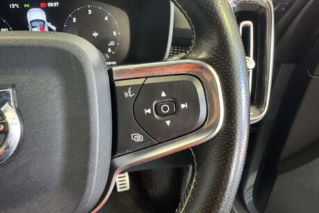 Volvo XC40 2.0 D3 R-Design SUV 5dr Diesel Manual Euro 6 (s/s) (150 ps) 19