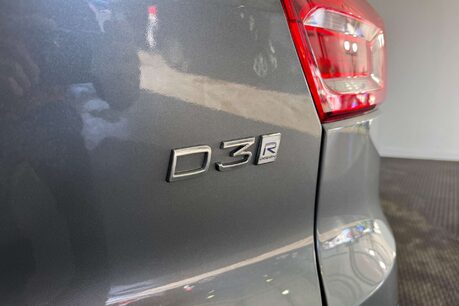 Volvo XC40 2.0 D3 R-Design SUV 5dr Diesel Manual Euro 6 (s/s) (150 ps) 47