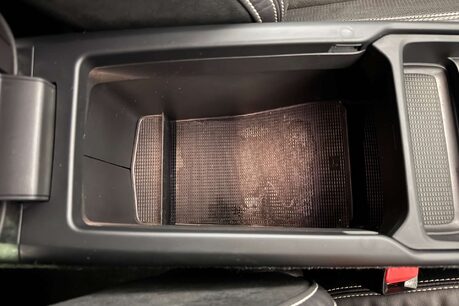 Volvo XC40 2.0 D3 R-Design SUV 5dr Diesel Manual Euro 6 (s/s) (150 ps) 34