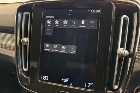 Volvo XC40 2.0 D3 R-Design SUV 5dr Diesel Manual Euro 6 (s/s) (150 ps) 26