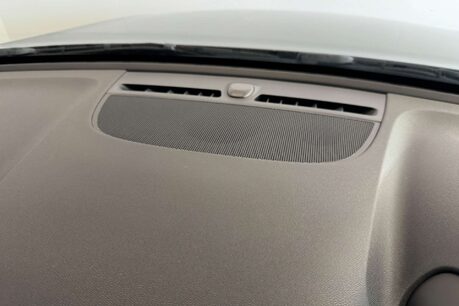 Volvo XC40 2.0 D3 R-Design SUV 5dr Diesel Manual Euro 6 (s/s) (150 ps) 36