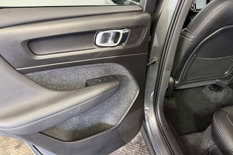 Volvo XC40 2.0 D3 R-Design SUV 5dr Diesel Manual Euro 6 (s/s) (150 ps) 50