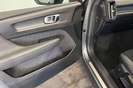 Volvo XC40 2.0 D3 R-Design SUV 5dr Diesel Manual Euro 6 (s/s) (150 ps) 53