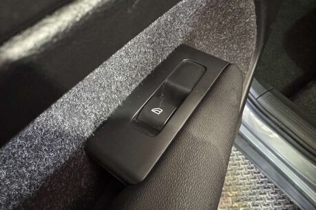 Volvo XC40 2.0 D3 R-Design SUV 5dr Diesel Manual Euro 6 (s/s) (150 ps) 51