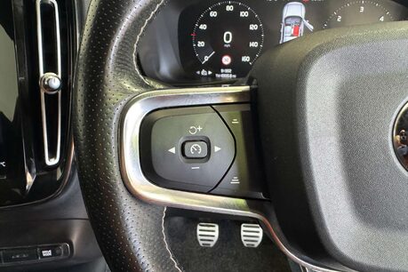 Volvo XC40 2.0 D3 R-Design SUV 5dr Diesel Manual Euro 6 (s/s) (150 ps) 20