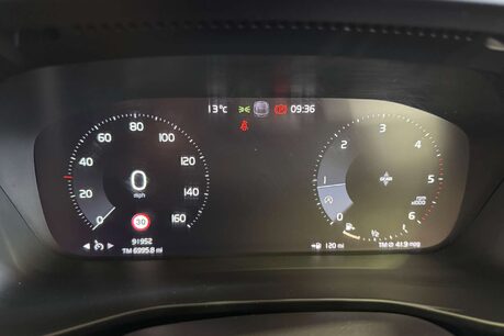 Volvo XC40 2.0 D3 R-Design SUV 5dr Diesel Manual Euro 6 (s/s) (150 ps) 18