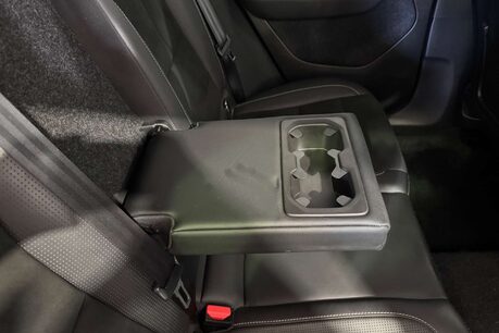 Volvo XC40 2.0 D3 R-Design SUV 5dr Diesel Manual Euro 6 (s/s) (150 ps) 40