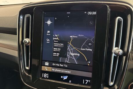 Volvo XC40 2.0 D3 R-Design SUV 5dr Diesel Manual Euro 6 (s/s) (150 ps) 24