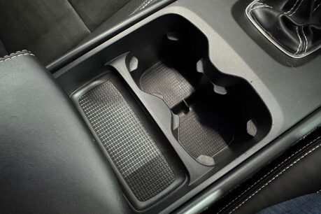 Volvo XC40 2.0 D3 R-Design SUV 5dr Diesel Manual Euro 6 (s/s) (150 ps) 33