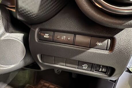 Nissan Juke 1.0 DIG-T N-Connecta SUV 5dr Petrol Manual Euro 6 (s/s) (117 ps) 16