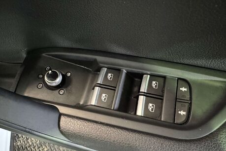 Audi Q5 2.0 TDI SE SUV 5dr Diesel S Tronic quattro Euro 6 (s/s) (190 ps) 15