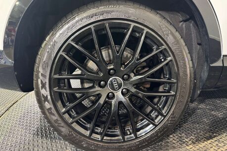 Audi Q3 1.4 TFSI CoD Black Edition SUV 5dr Petrol S Tronic Euro 6 (s/s) (150 ps) 70