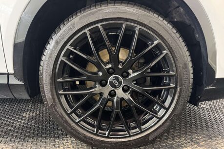 Audi Q3 1.4 TFSI CoD Black Edition SUV 5dr Petrol S Tronic Euro 6 (s/s) (150 ps) 69