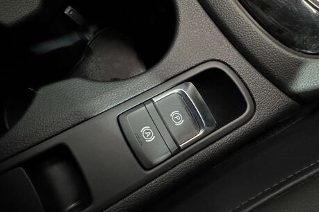 Audi Q3 1.4 TFSI CoD Black Edition SUV 5dr Petrol S Tronic Euro 6 (s/s) (150 ps) 43