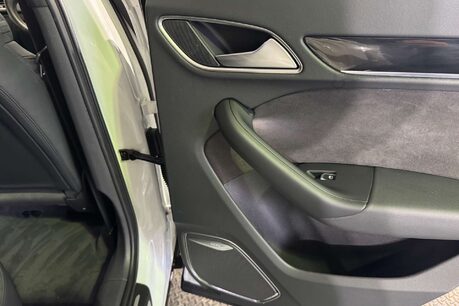 Audi Q3 1.4 TFSI CoD Black Edition SUV 5dr Petrol S Tronic Euro 6 (s/s) (150 ps) 49