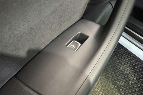 Audi Q3 1.4 TFSI CoD Black Edition SUV 5dr Petrol S Tronic Euro 6 (s/s) (150 ps) 62