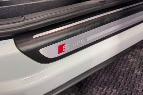 Audi Q3 1.4 TFSI CoD Black Edition SUV 5dr Petrol S Tronic Euro 6 (s/s) (150 ps) 14