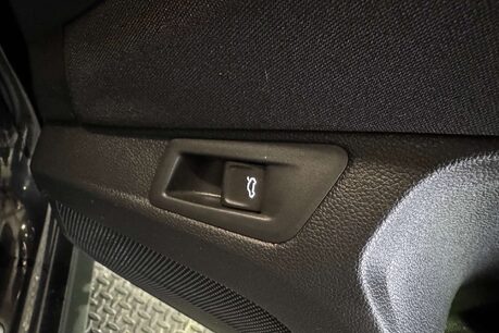 Volkswagen T-Roc 1.0 TSI Active SUV 5dr Petrol Manual Euro 6 (s/s) (110 ps) 17