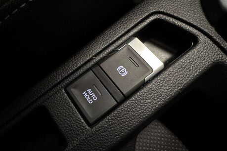 Volkswagen T-Roc 1.0 TSI Active SUV 5dr Petrol Manual Euro 6 (s/s) (110 ps) 41