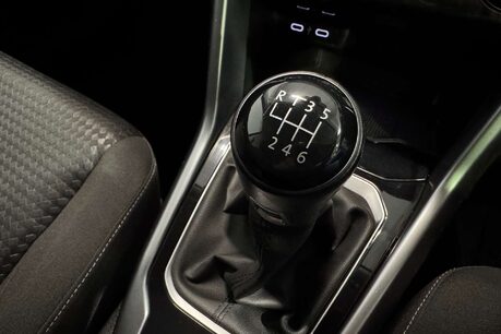 Volkswagen T-Roc 1.0 TSI Active SUV 5dr Petrol Manual Euro 6 (s/s) (110 ps) 39