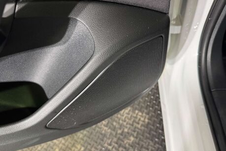 Audi A4 2.0 TDI ultra SE Estate 5dr Diesel S Tronic Euro 6 (s/s) (150 ps) 57