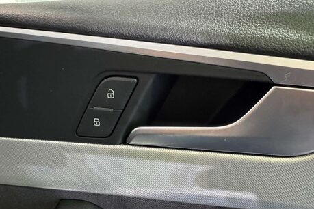 Audi A4 2.0 TDI ultra SE Estate 5dr Diesel S Tronic Euro 6 (s/s) (150 ps) 15