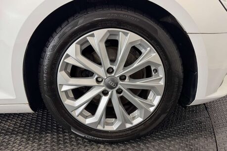 Audi A4 2.0 TDI ultra SE Estate 5dr Diesel S Tronic Euro 6 (s/s) (150 ps) 65