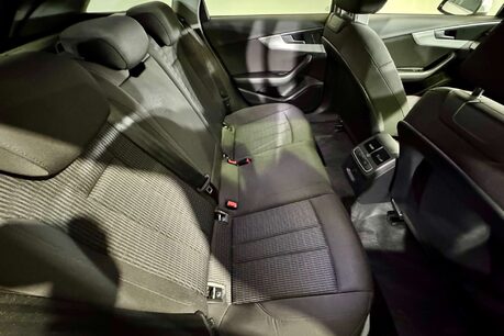 Audi A4 2.0 TDI ultra SE Estate 5dr Diesel S Tronic Euro 6 (s/s) (150 ps) 43