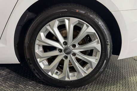 Audi A4 2.0 TDI ultra SE Estate 5dr Diesel S Tronic Euro 6 (s/s) (150 ps) 63