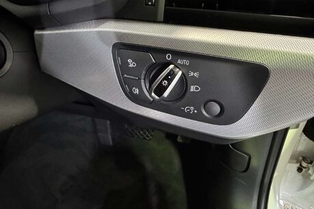 Audi A4 2.0 TDI ultra SE Estate 5dr Diesel S Tronic Euro 6 (s/s) (150 ps) 13