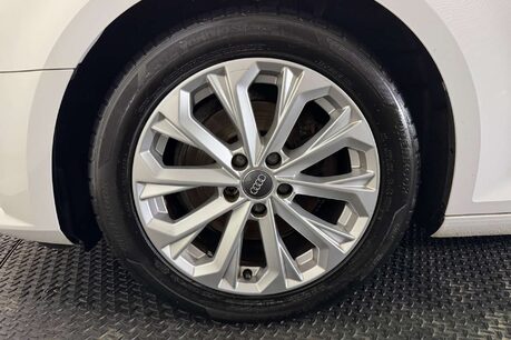 Audi A4 2.0 TDI ultra SE Estate 5dr Diesel S Tronic Euro 6 (s/s) (150 ps) 64