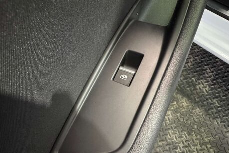 Audi A4 2.0 TDI ultra SE Estate 5dr Diesel S Tronic Euro 6 (s/s) (150 ps) 61