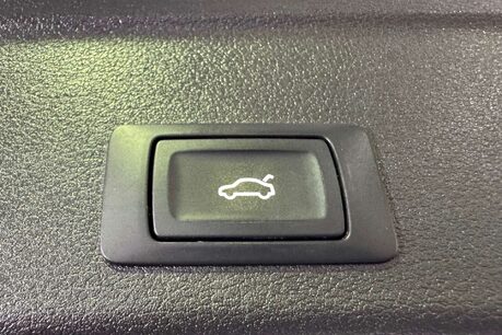 Audi A4 2.0 TDI ultra SE Estate 5dr Diesel S Tronic Euro 6 (s/s) (150 ps) 52