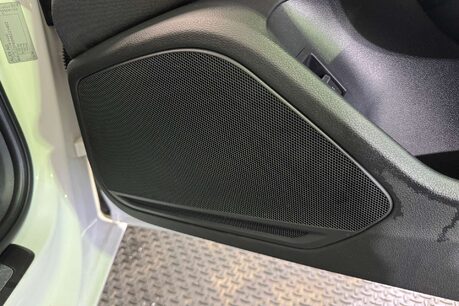 Audi A4 2.0 TDI ultra SE Estate 5dr Diesel S Tronic Euro 6 (s/s) (150 ps) 18