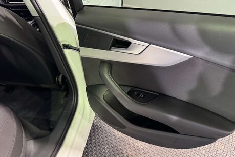 Audi A4 2.0 TDI ultra SE Estate 5dr Diesel S Tronic Euro 6 (s/s) (150 ps) 47