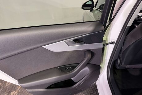 Audi A4 2.0 TDI ultra SE Estate 5dr Diesel S Tronic Euro 6 (s/s) (150 ps) 54