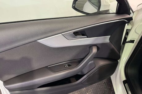 Audi A4 2.0 TDI ultra SE Estate 5dr Diesel S Tronic Euro 6 (s/s) (150 ps) 60