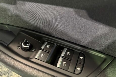 Audi A4 2.0 TDI ultra SE Estate 5dr Diesel S Tronic Euro 6 (s/s) (150 ps) 16